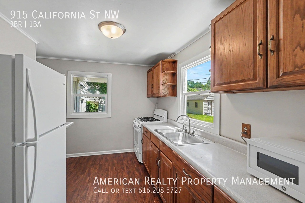 915 California St Nw - Photo 4 of 15