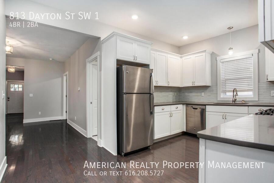 813 Dayton St Sw - Photo 2 of 15