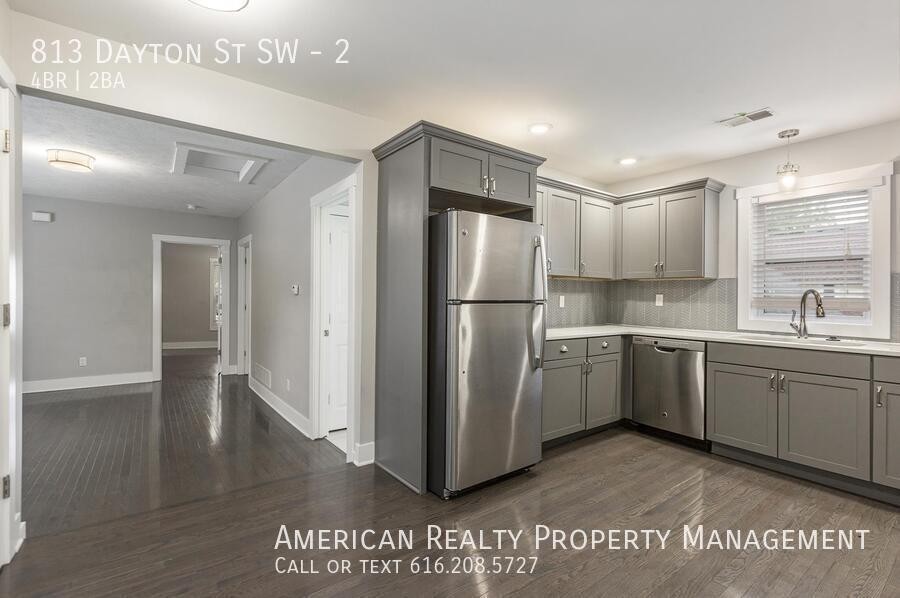 813 Dayton St Sw #2 - Photo 4 of 17