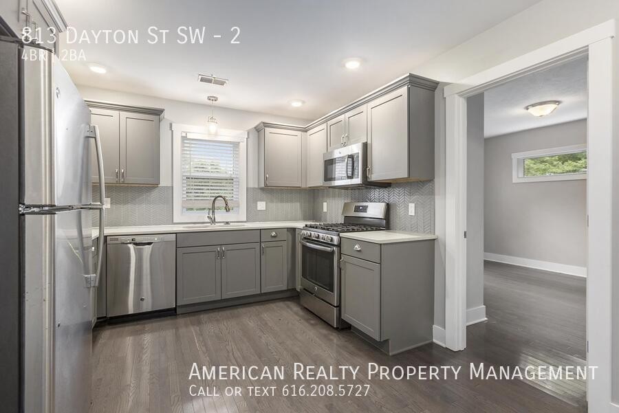 813 Dayton St Sw #2 - Photo 5 of 17