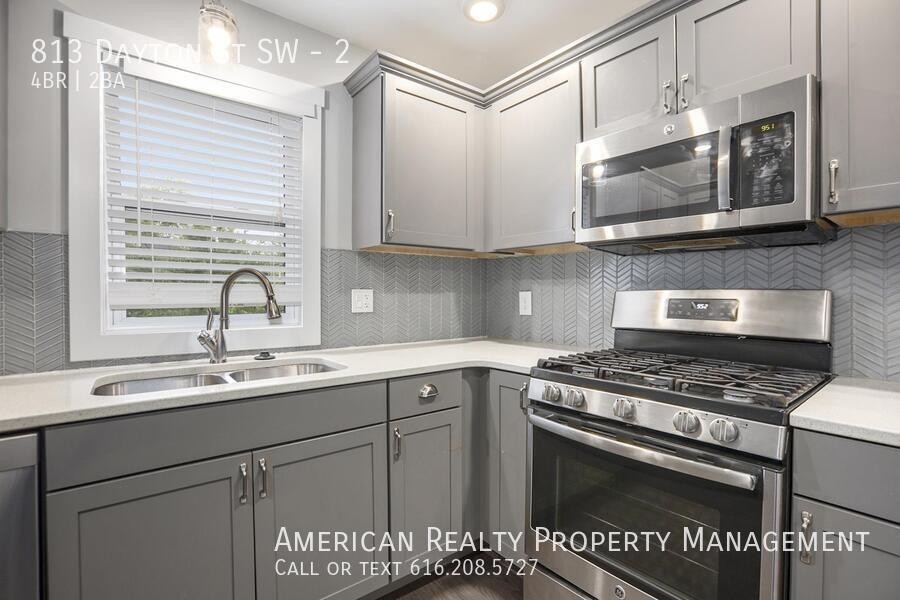813 Dayton St Sw #2 - Photo 6 of 17