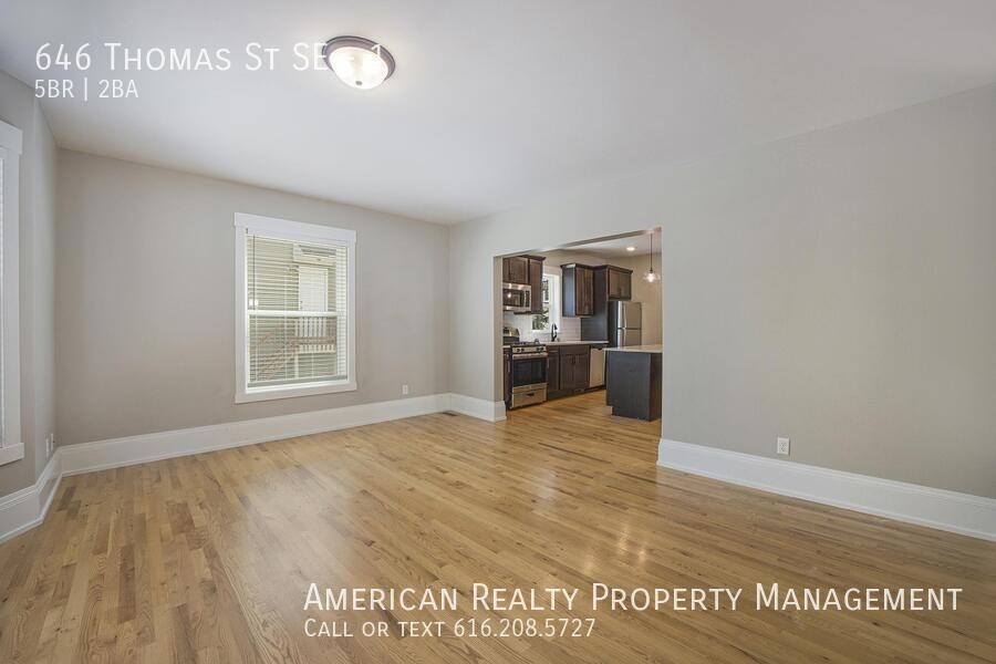 646 Thomas St Se #1 - Photo 6 of 17