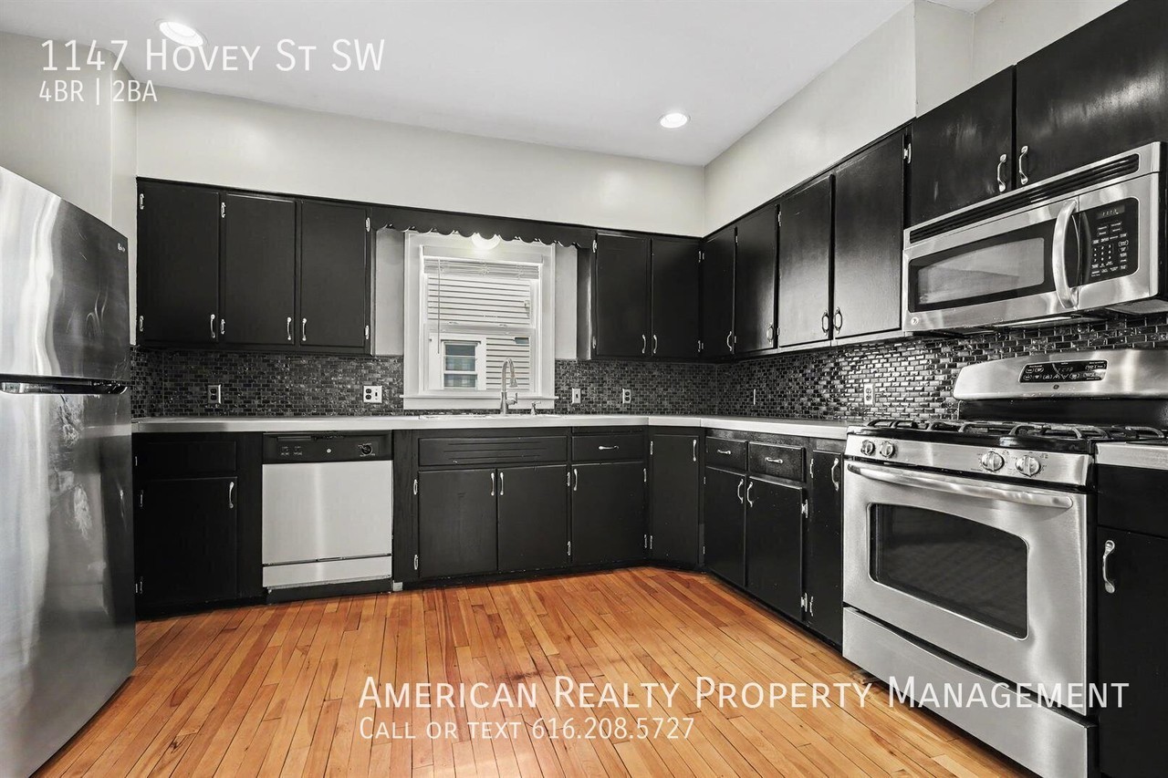 1147 Hovey St Sw - Photo 4 of 18