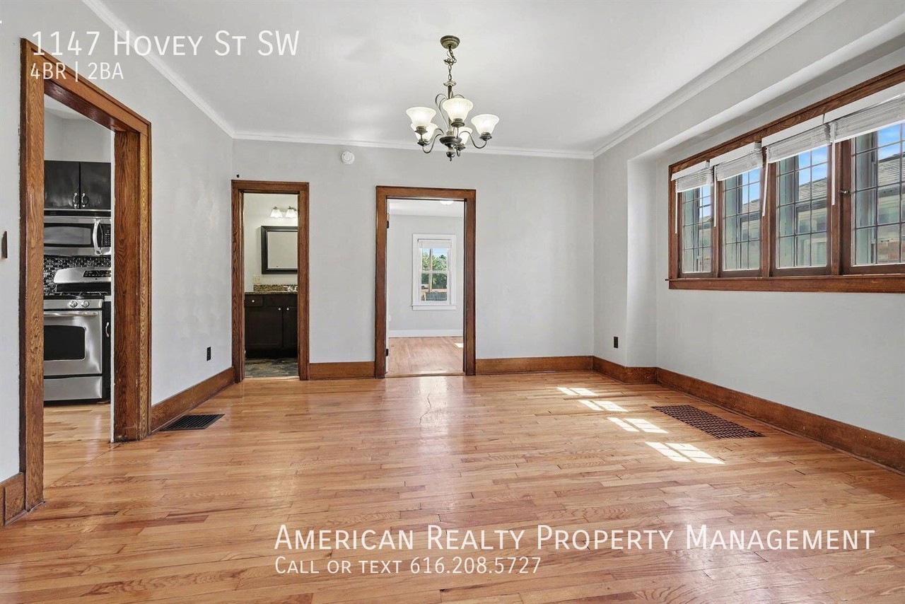 1147 Hovey St Sw - Photo 5 of 18