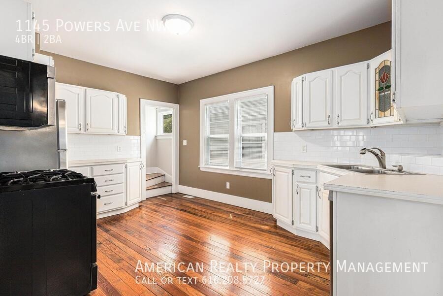 1145 Powers Ave Nw - Photo 4 of 21