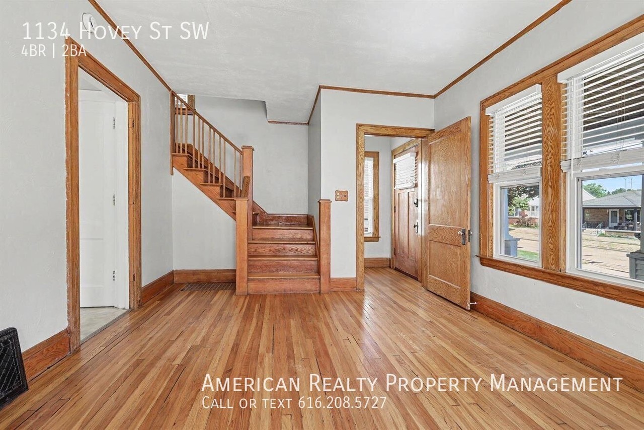 1134 Hovey St Sw - Photo 4 of 18