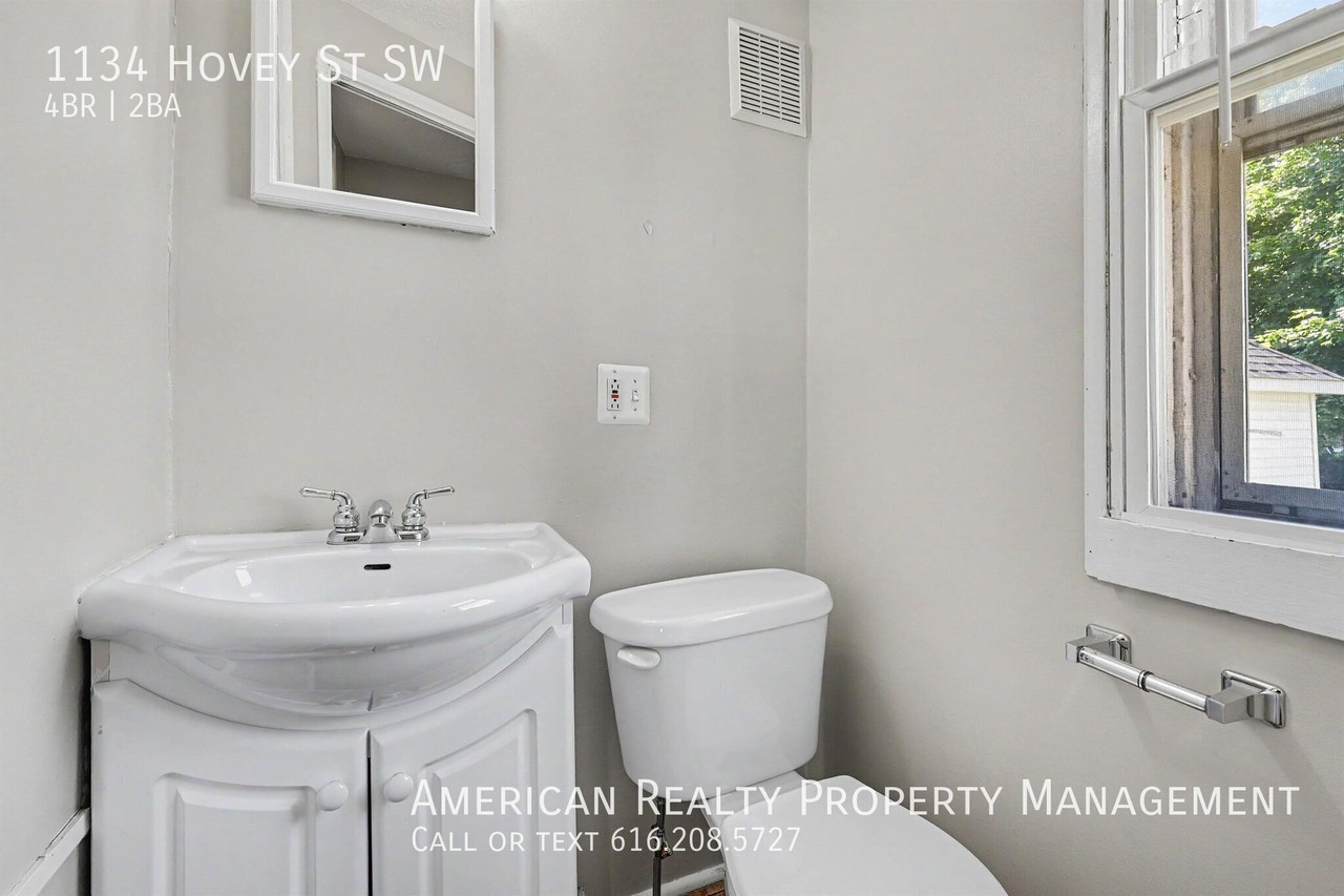 1134 Hovey St Sw - Photo 7 of 18