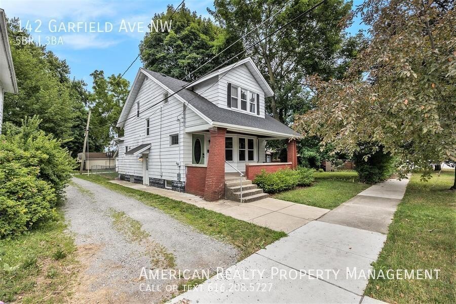 142 Garfield Ave Nw - Photo 2 of 20