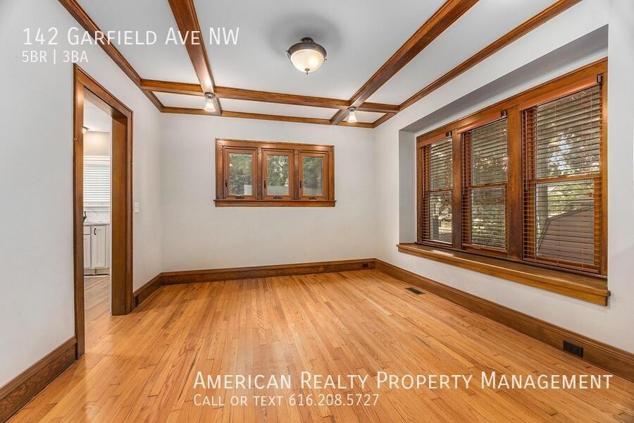 142 Garfield Ave Nw - Photo 5 of 20