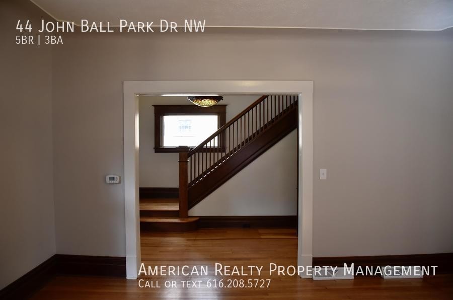 44 John Ball Park Dr Nw - Photo 4 of 32