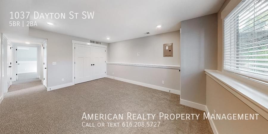 1037 Dayton St Sw - Photo 6 of 19