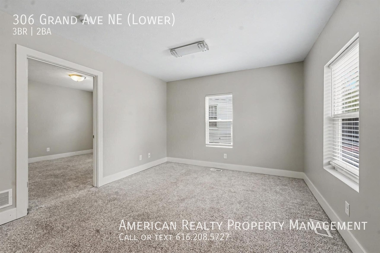 306 Grand Ave Ne - Photo 7 of 14