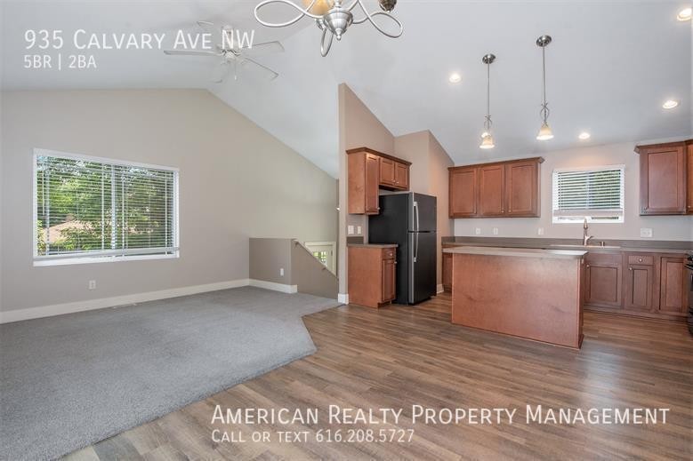 935 Calvary Ave Nw - Photo 6 of 19