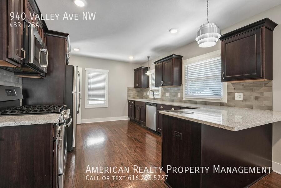 940 Valley Ave Nw - Photo 4 of 17