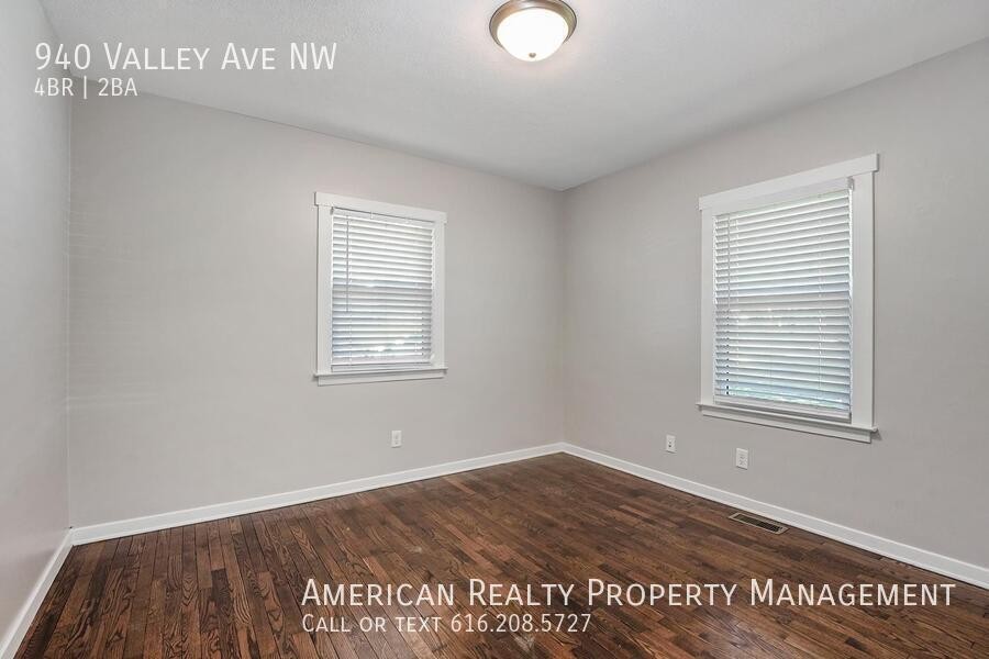 940 Valley Ave Nw - Photo 7 of 17