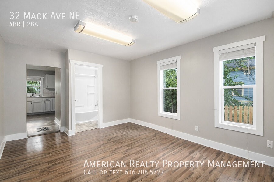 32 Mack Ave Ne - Photo 2 of 18