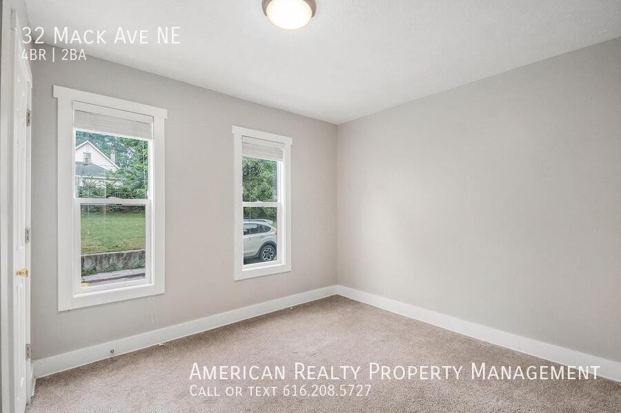 32 Mack Ave Ne - Photo 7 of 18