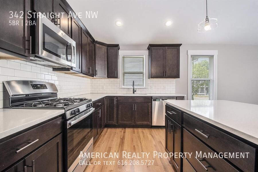 342 Straight Ave Nw - Photo 5 of 19