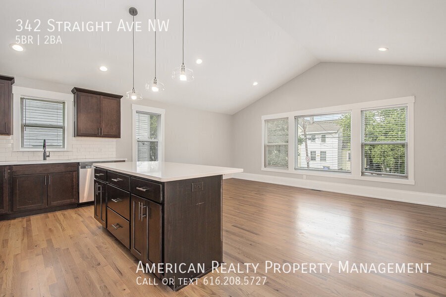 342 Straight Ave Nw - Photo 6 of 19