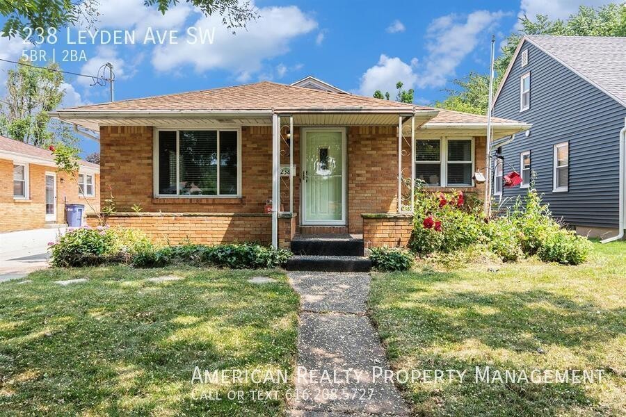 238 Leyden Ave Sw