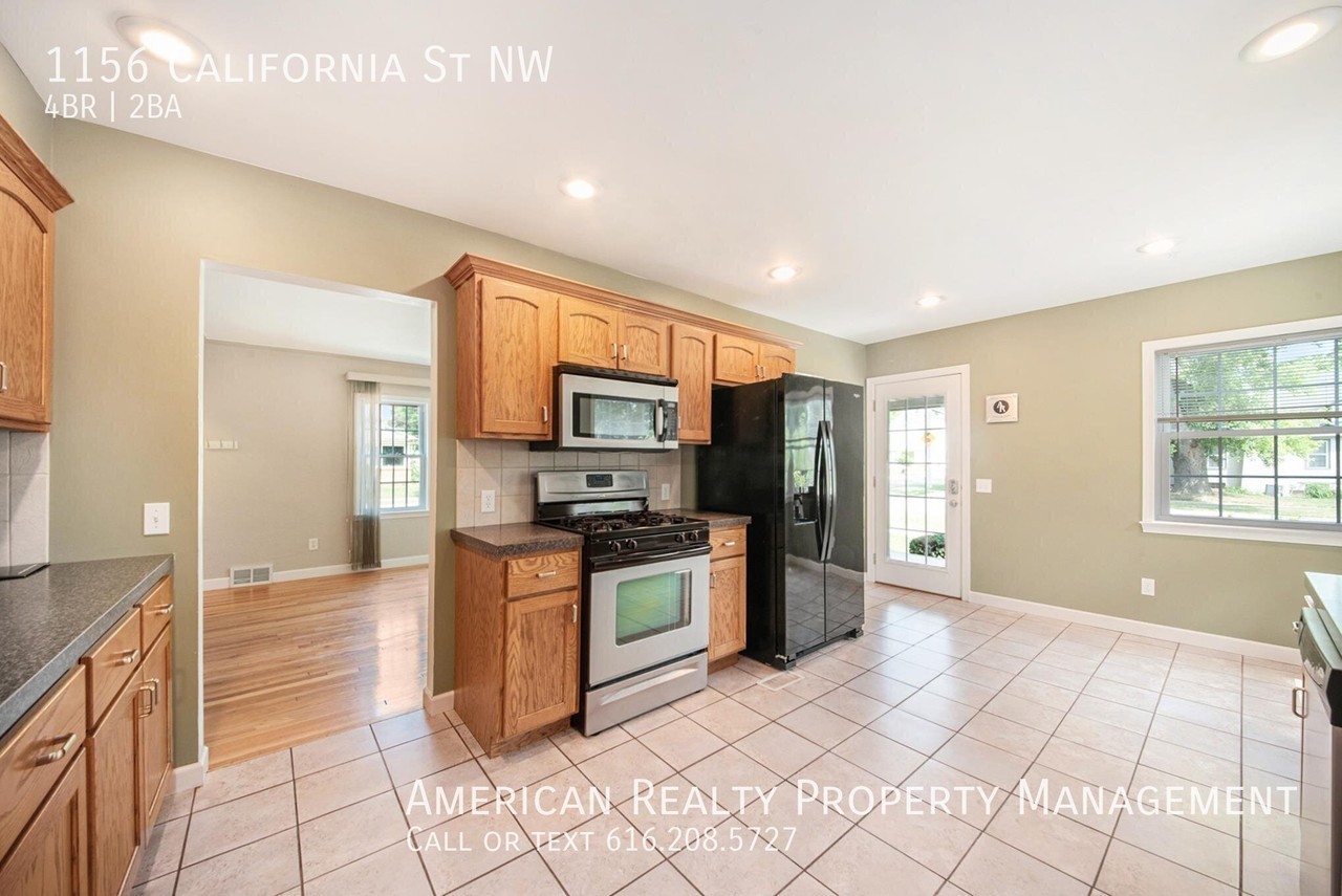 1156 California St Nw - Photo 2 of 19