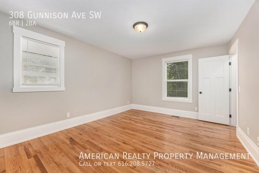 308 Gunnison Ave Sw - Photo 6 of 17