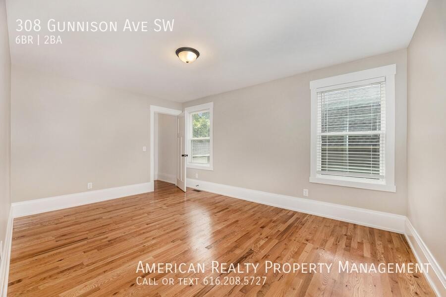 308 Gunnison Ave Sw - Photo 7 of 17