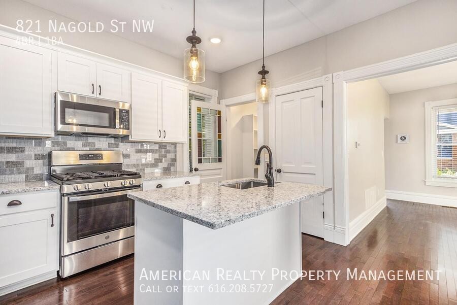 821 Nagold St Nw - Photo 4 of 19