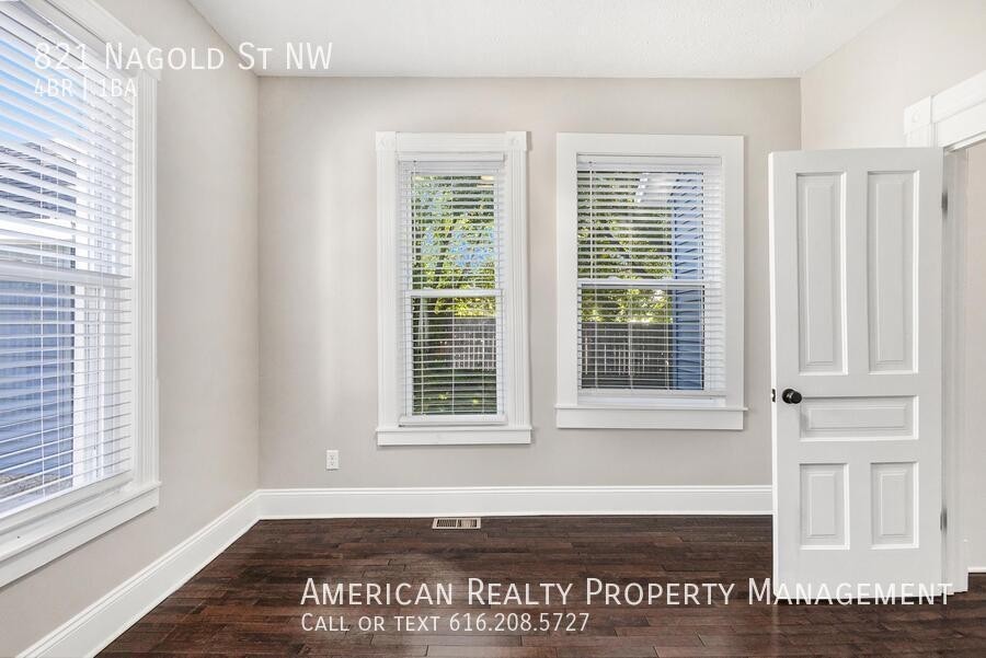 821 Nagold St Nw - Photo 6 of 19