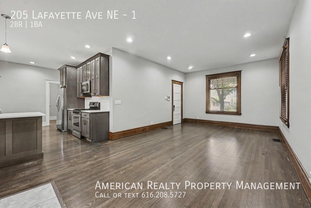 205 Lafayette Ave Ne #1 - Photo 6 of 15
