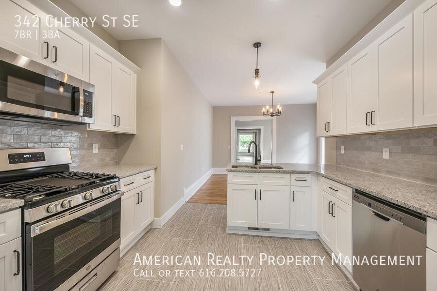 342 Cherry St Se - Photo 4 of 22