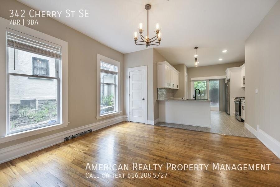 342 Cherry St Se - Photo 5 of 22