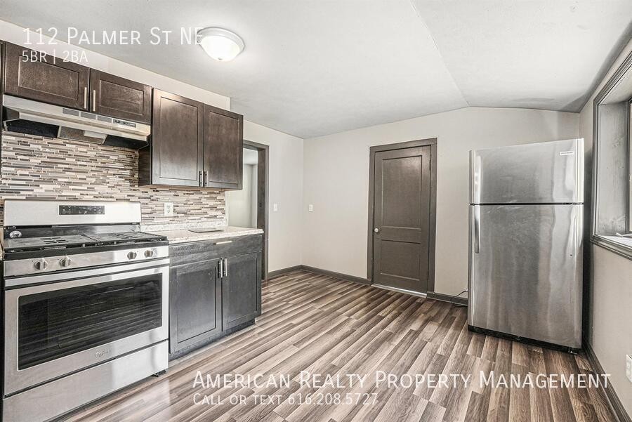 112 Palmer St Ne - Photo 4 of 18