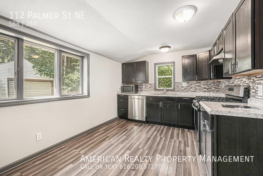 112 Palmer St Ne - Photo 5 of 18