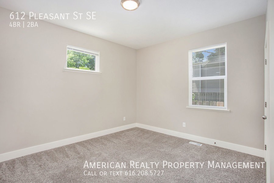 612 Pleasant St Se - Photo 7 of 19