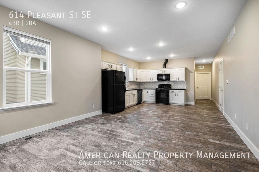 614 Pleasant St Se - Photo 5 of 19