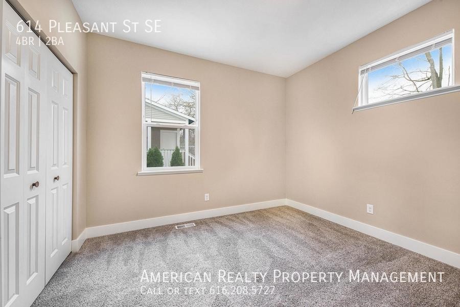 614 Pleasant St Se - Photo 7 of 19