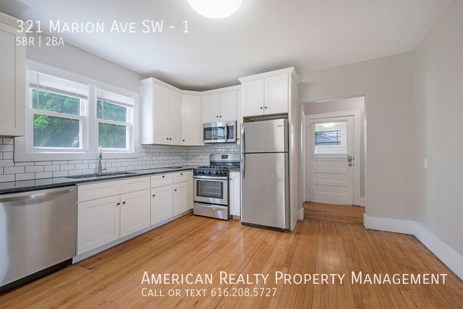 321 Marion Ave Sw #1 - Photo 4 of 19