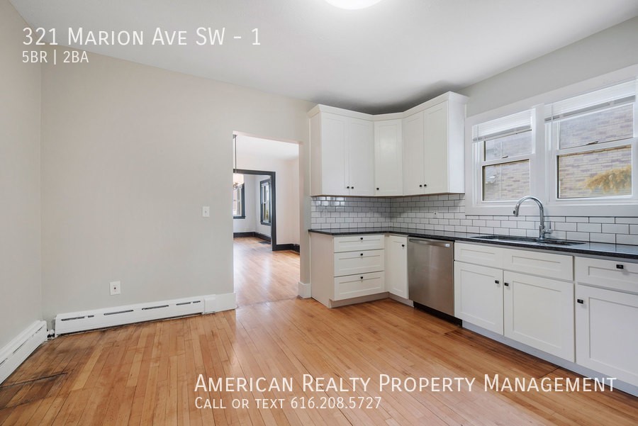 321 Marion Ave Sw #1 - Photo 5 of 19