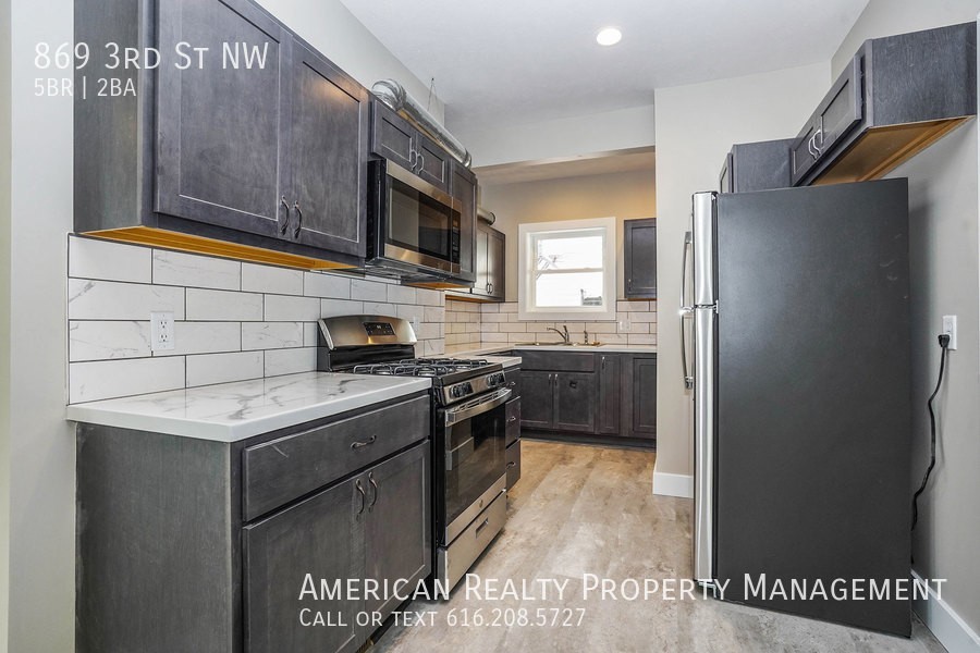 869 3rd St Nw - Photo 4 of 20