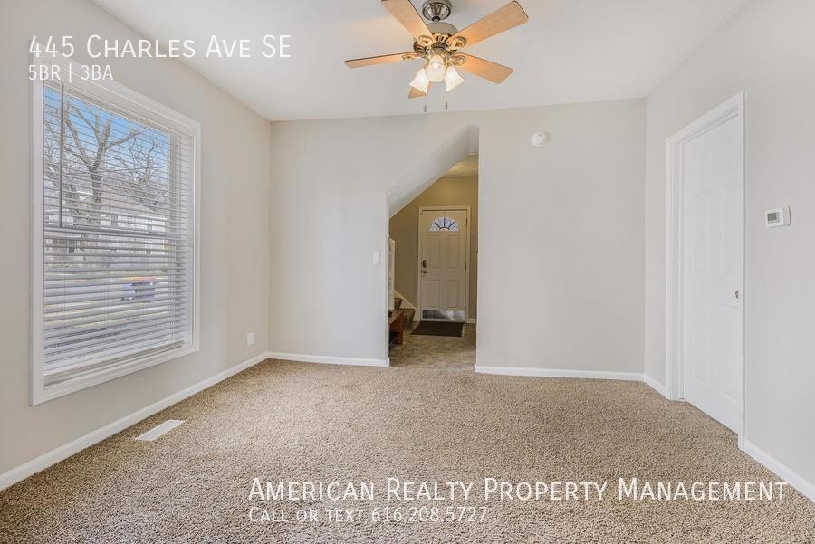 445 Charles Ave Se - Photo 6 of 21