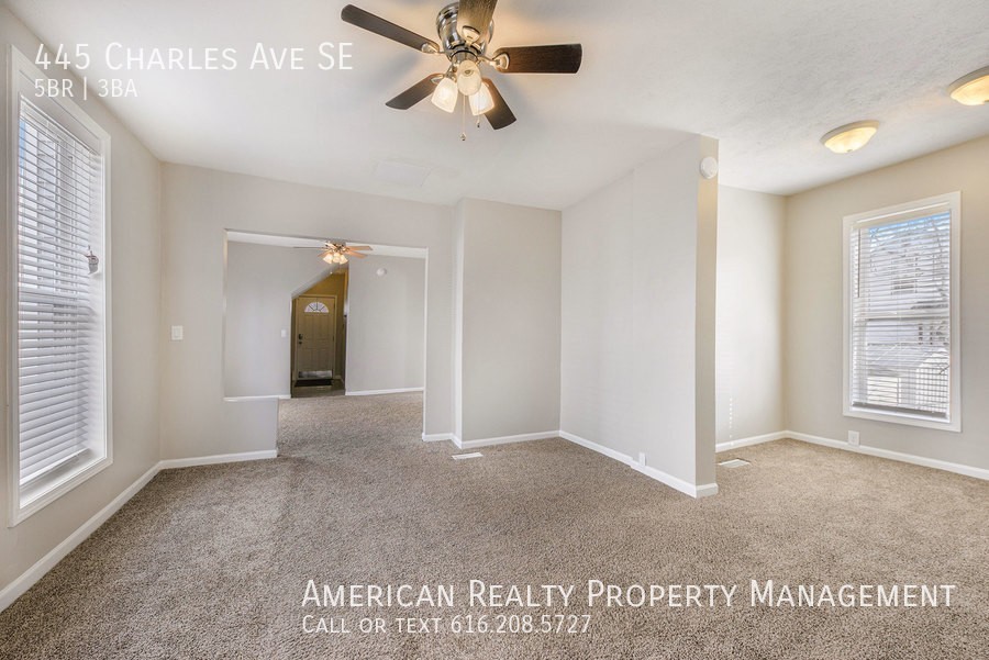 445 Charles Ave Se - Photo 7 of 21