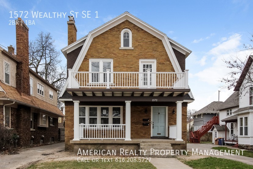 1572 Wealthy St Se