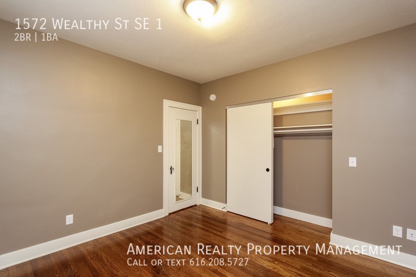 1572 Wealthy St Se - Photo 7 of 13