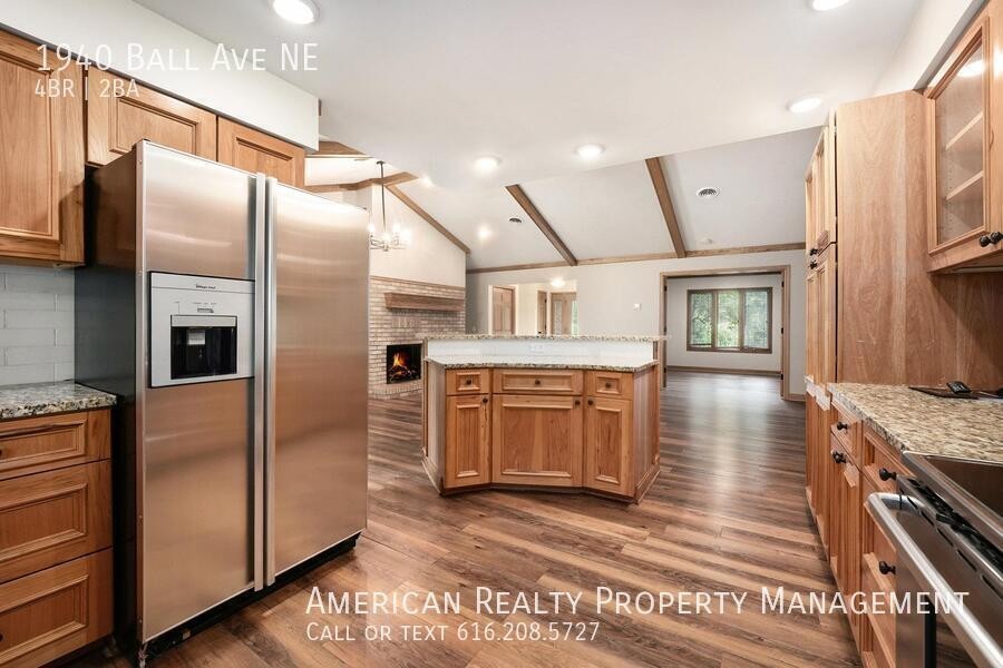1940 Ball Ave Ne - Photo 5 of 16