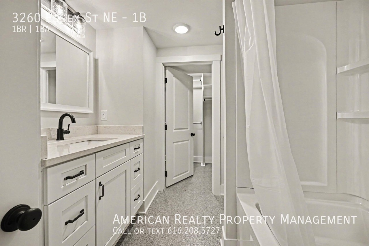 3260 Essex St Ne #1B - Photo 6 of 9