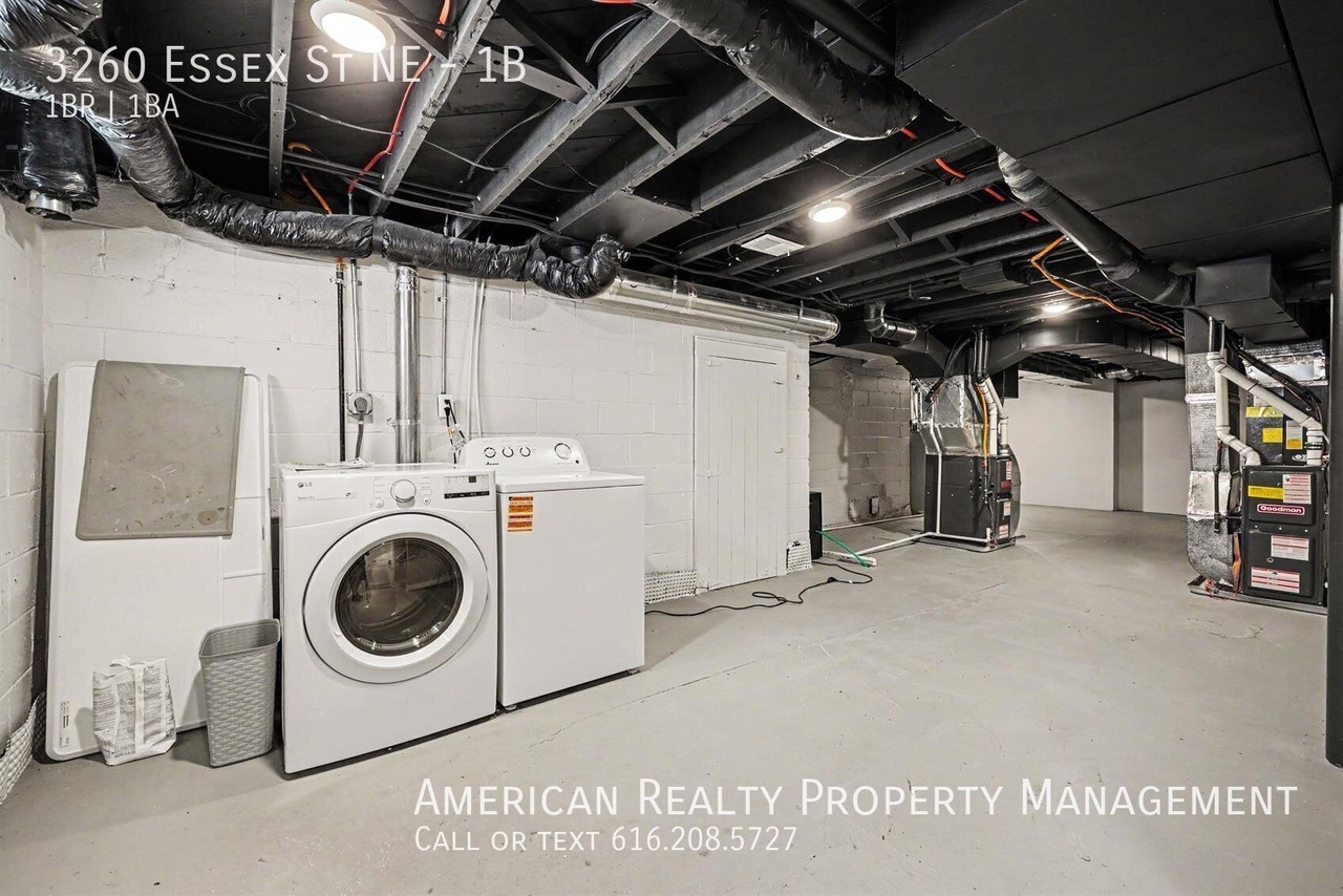 3260 Essex St Ne #1B - Photo 7 of 9