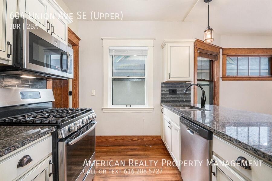 604 Union Ave Se - Photo 4 of 18