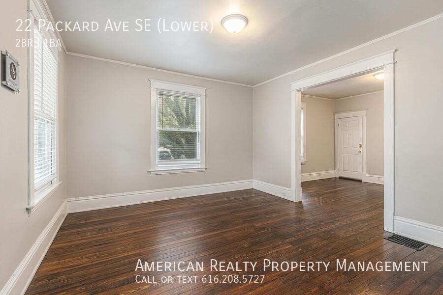 22 Packard Ave Se #2 - Photo 4 of 14