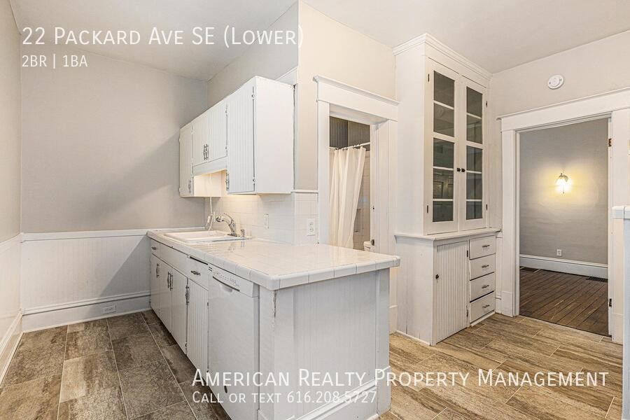 22 Packard Ave Se #2 - Photo 7 of 14